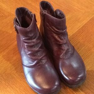Clark’s boots size 6M